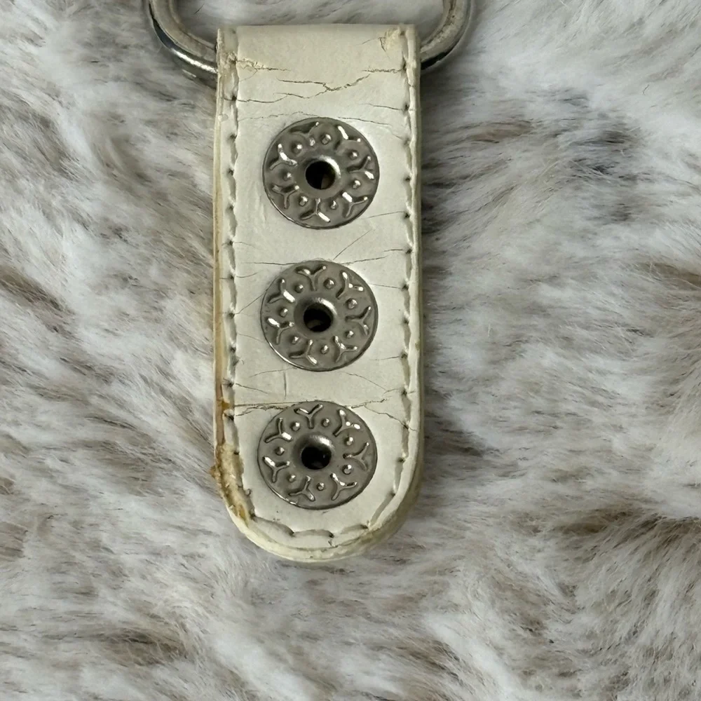 Geneva Analog White & Silver Women's Fashion Snap Watch